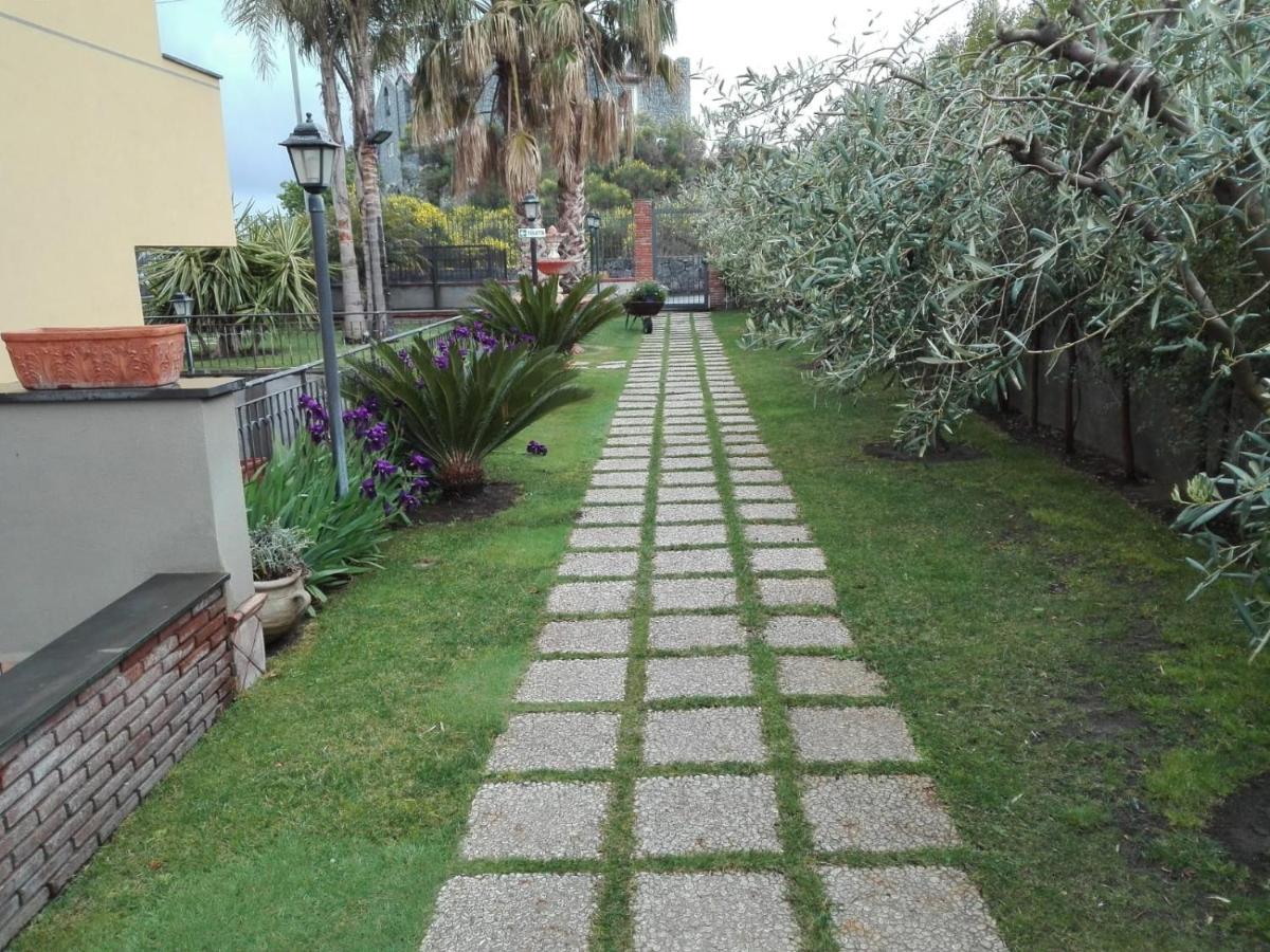 B&B Villa Salome' San Pietro Clarenza Exterior photo
